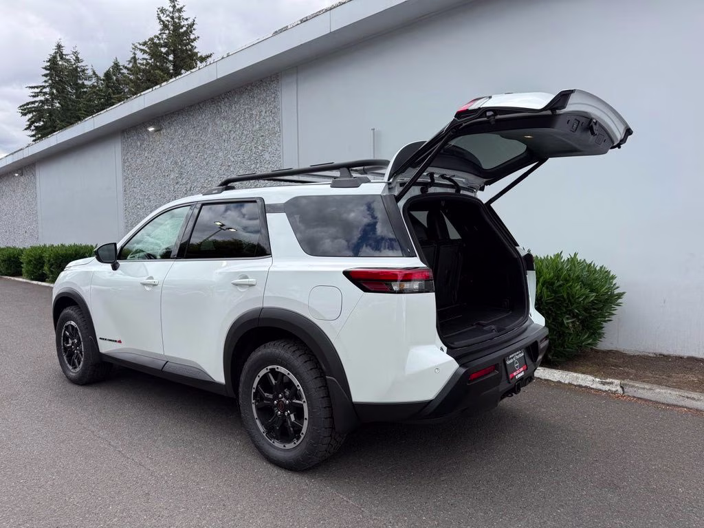 2026 Everest White Pearl Tricoat Nissan Pathfinder Rock Creek 4X4 SUV