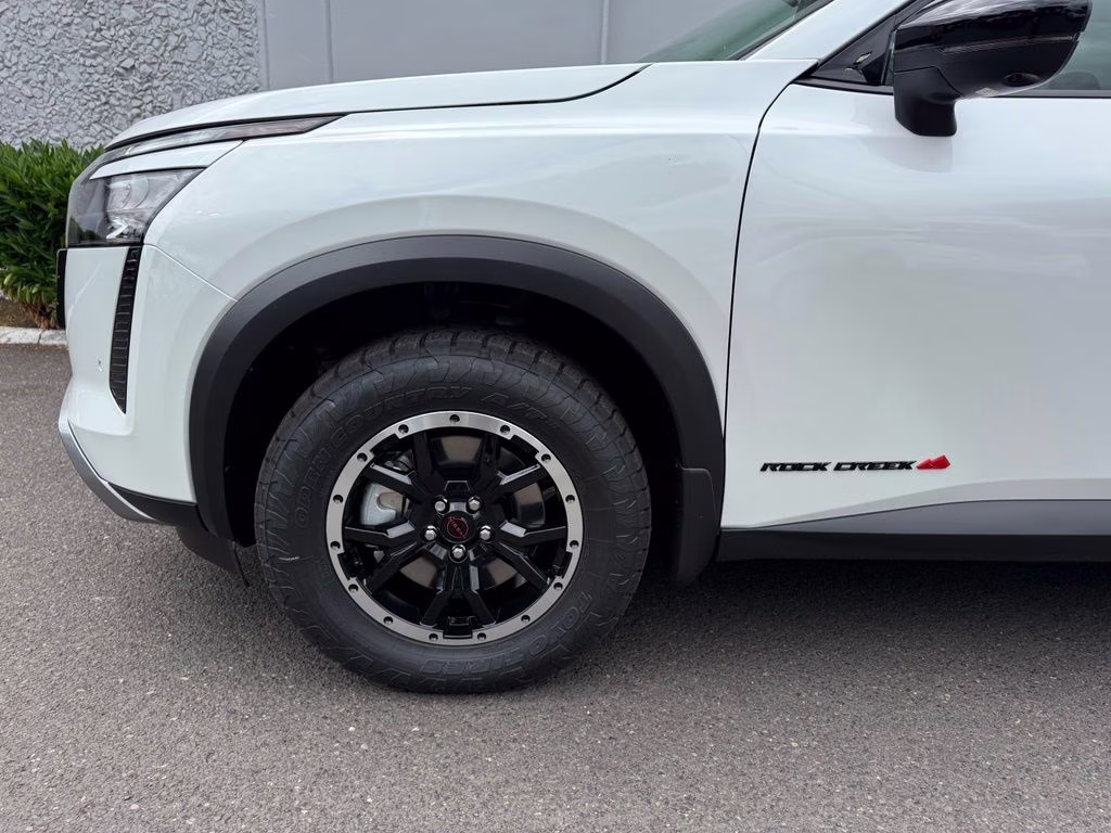 2026 Everest White Pearl Tricoat Nissan Pathfinder Rock Creek 4X4 SUV