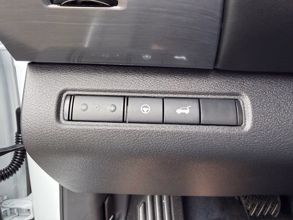 2026 Everest White Pearl Tricoat Nissan Pathfinder Rock Creek 4X4 SUV