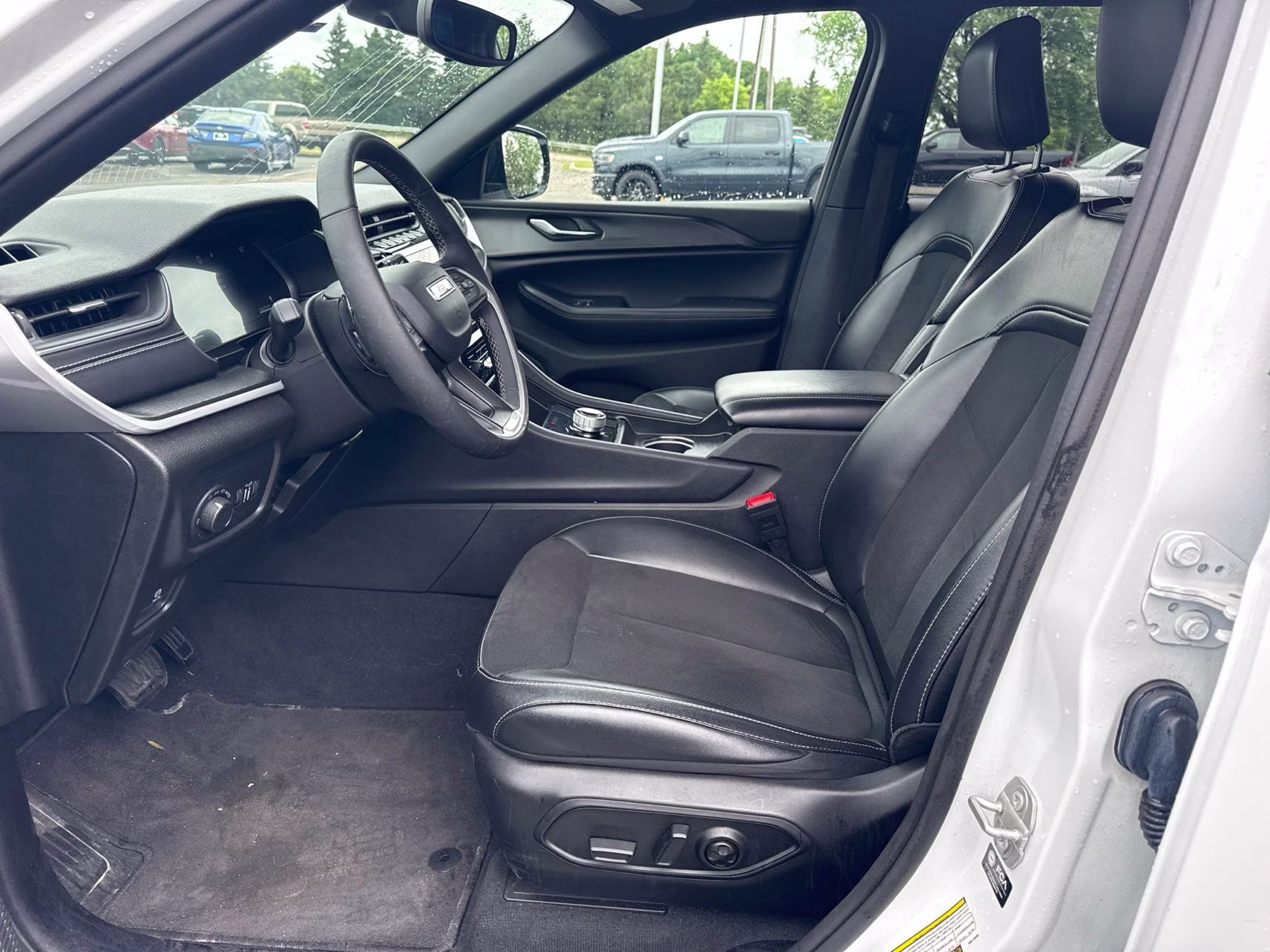 2024 Bright White Clearcoat Jeep Grand Cherokee Altitude 4X4 SUV