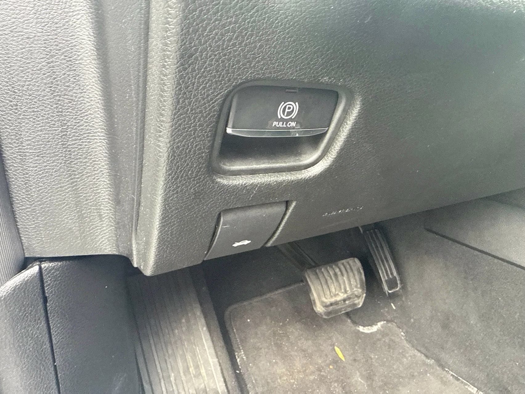 2024 Bright White Clearcoat Jeep Grand Cherokee Altitude 4X4 SUV