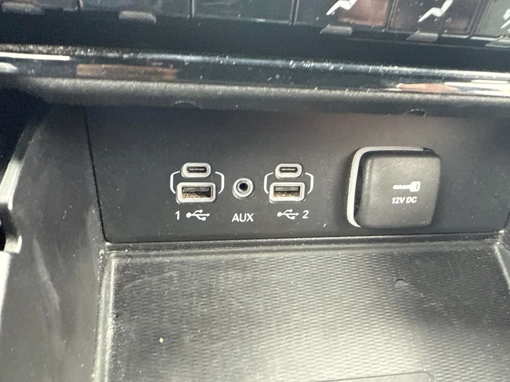 2024 Bright White Clearcoat Jeep Grand Cherokee Altitude 4X4 SUV