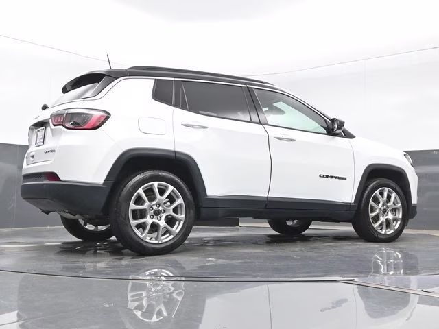 2025 Jeep Compass Limited - Photo 24