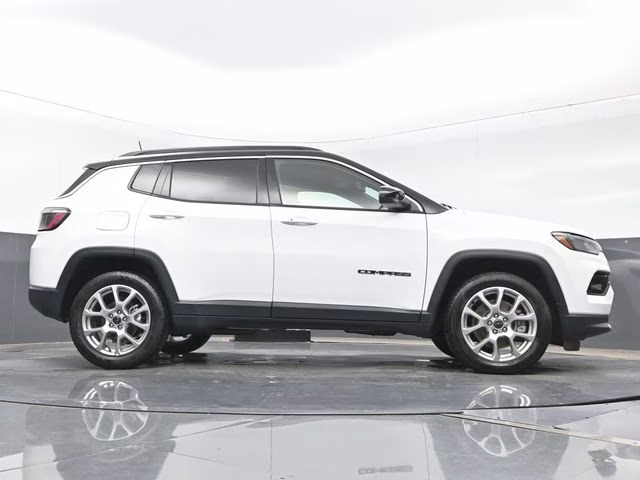 2025 Jeep Compass Limited - Photo 25