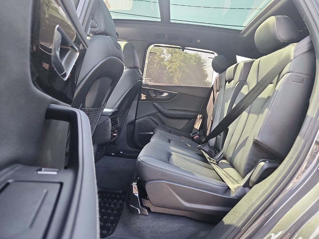 2025 Gray Metallic Audi Q7 45 Premium Plus AWD SUV