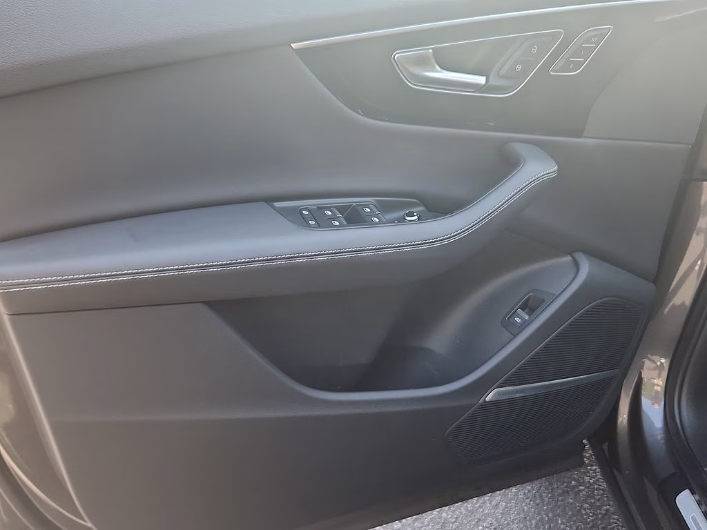 2025 Gray Metallic Audi Q7 45 Premium Plus AWD SUV