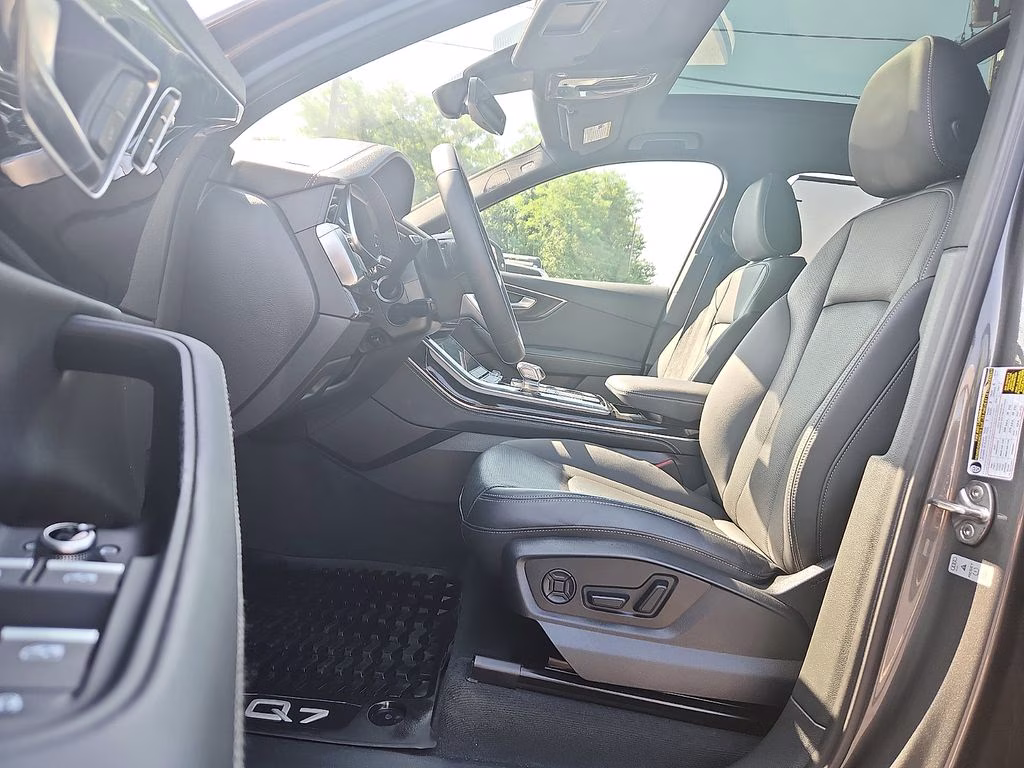2025 Gray Metallic Audi Q7 45 Premium Plus AWD SUV