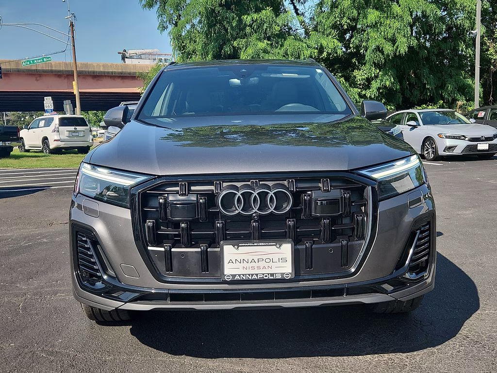 2025 Gray Metallic Audi Q7 45 Premium Plus AWD SUV