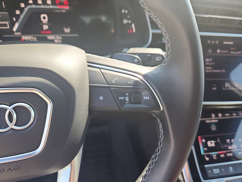 2025 Gray Metallic Audi Q7 45 Premium Plus AWD SUV