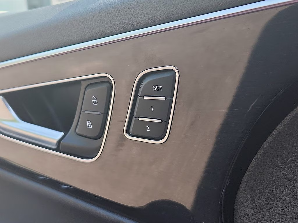 2025 Gray Metallic Audi Q7 45 Premium Plus AWD SUV