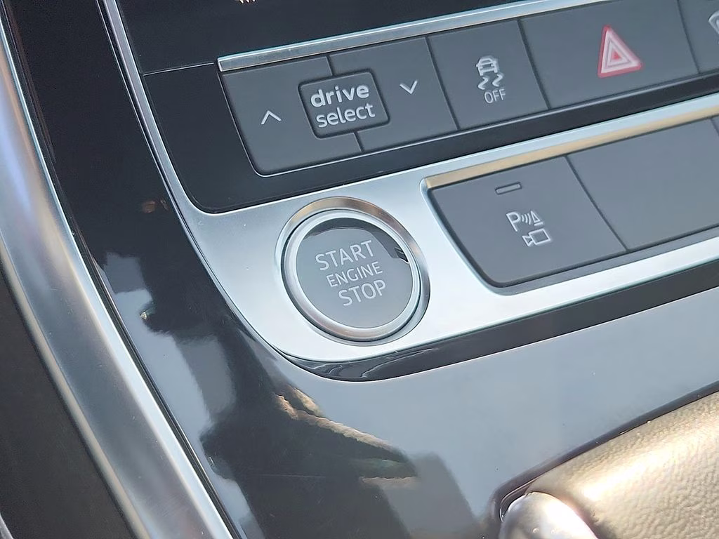 2025 Gray Metallic Audi Q7 45 Premium Plus AWD SUV