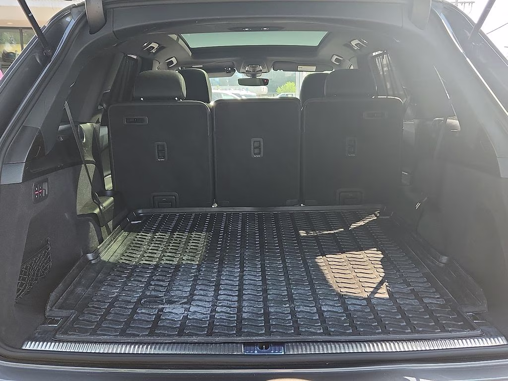 2025 Gray Metallic Audi Q7 45 Premium Plus AWD SUV