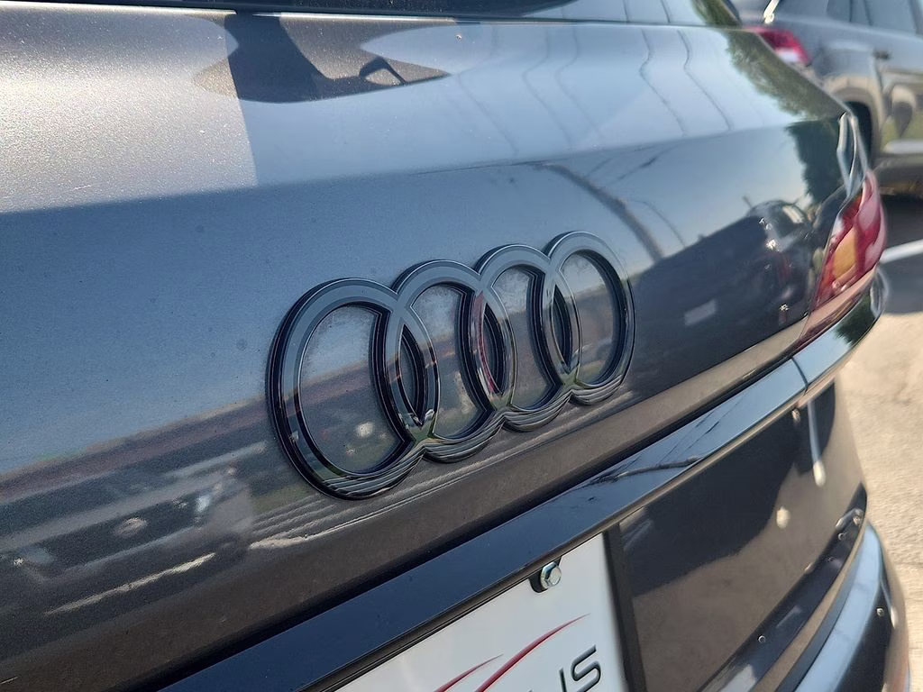 2025 Gray Metallic Audi Q7 45 Premium Plus AWD SUV