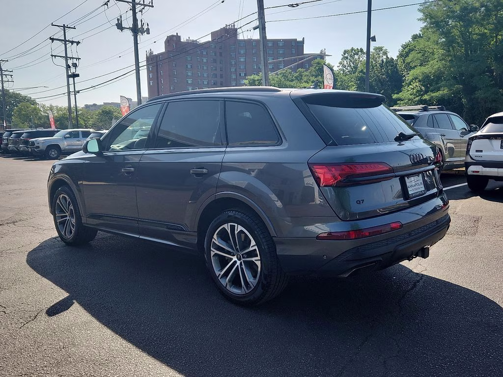 2025 Gray Metallic Audi Q7 45 Premium Plus AWD SUV
