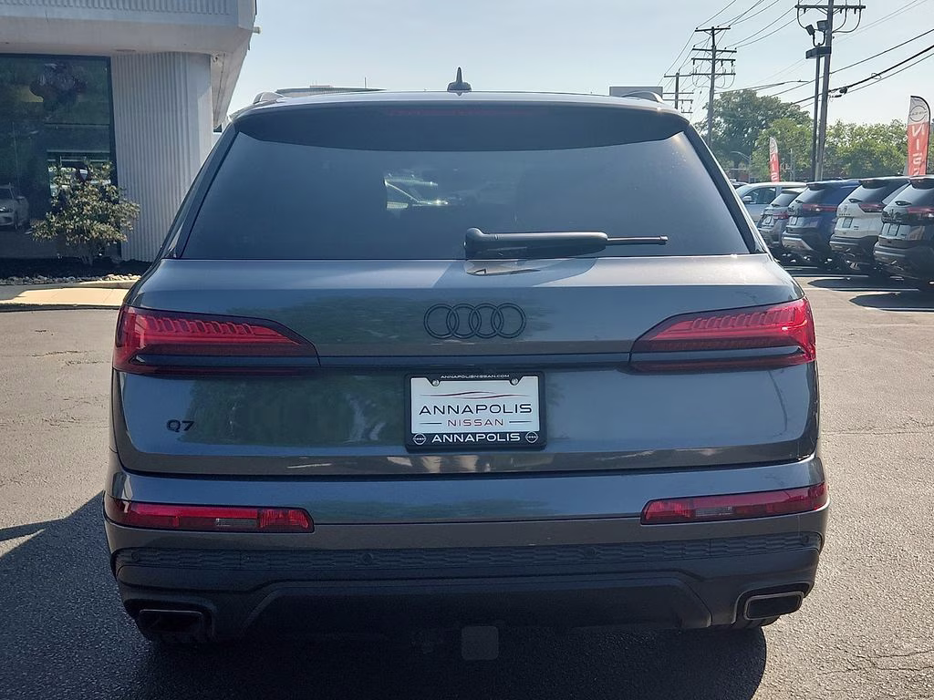 2025 Gray Metallic Audi Q7 45 Premium Plus AWD SUV