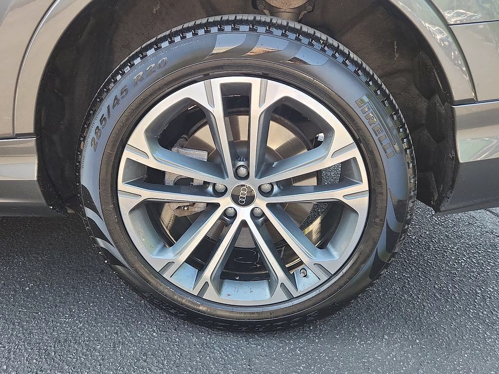 2025 Gray Metallic Audi Q7 45 Premium Plus AWD SUV