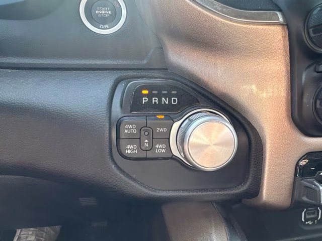2020 Diamond Black Crystal Pearlcoat Ram 1500 Laramie 4X4 Truck