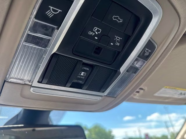 2020 Diamond Black Crystal Pearlcoat Ram 1500 Laramie 4X4 Truck