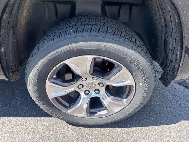 2020 Diamond Black Crystal Pearlcoat Ram 1500 Laramie 4X4 Truck