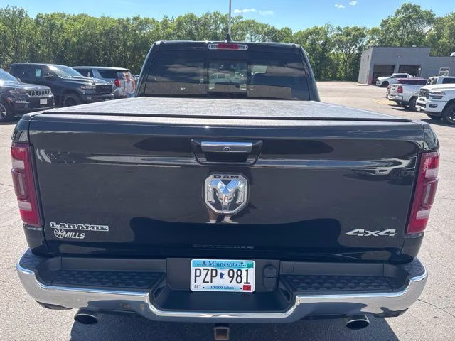 2020 Diamond Black Crystal Pearlcoat Ram 1500 Laramie 4X4 Truck