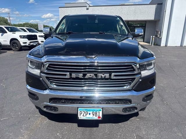2020 Diamond Black Crystal Pearlcoat Ram 1500 Laramie 4X4 Truck