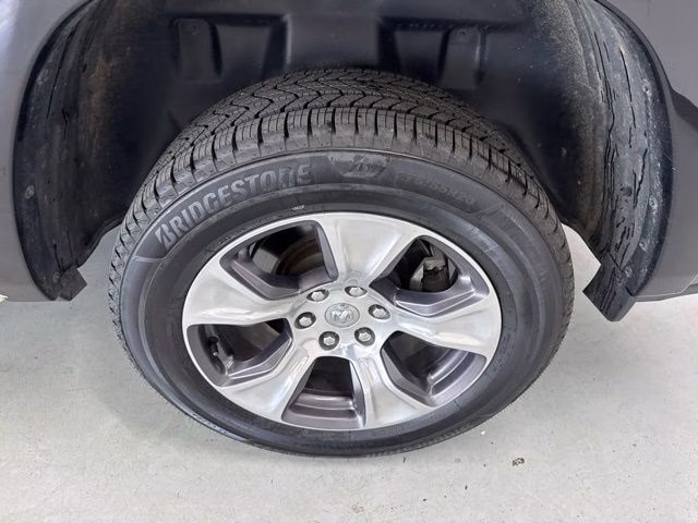 2020 Diamond Black Crystal Pearlcoat Ram 1500 Laramie 4X4 Truck