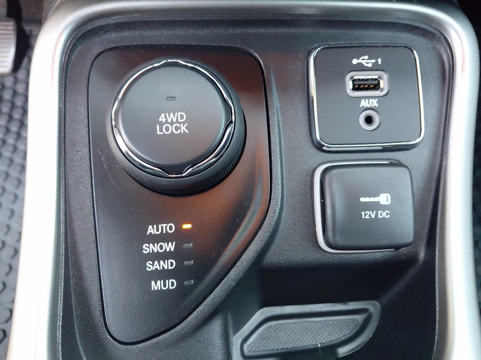 2019 Billet Silver Metallic Clearcoat Jeep Compass Latitude 4X4 SUV