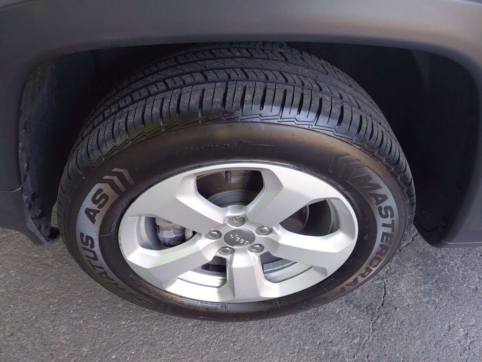 2019 Billet Silver Metallic Clearcoat Jeep Compass Latitude 4X4 SUV