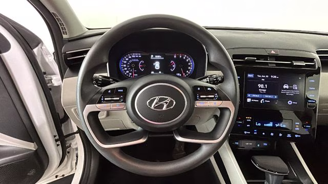 2024 White Pearl Hyundai Tucson SEL AWD SUV