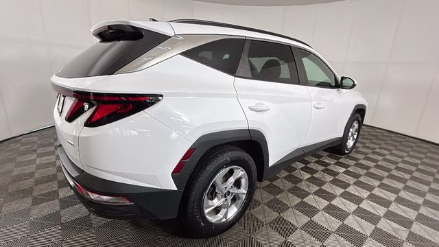 2024 White Pearl Hyundai Tucson SEL AWD SUV
