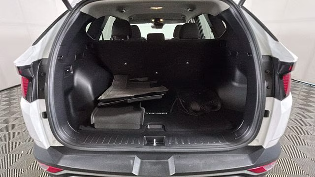 2024 White Pearl Hyundai Tucson SEL AWD SUV