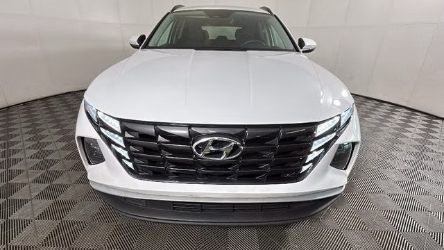 2024 White Pearl Hyundai Tucson SEL AWD SUV