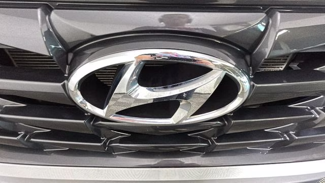 2024 White Pearl Hyundai Tucson SEL AWD SUV