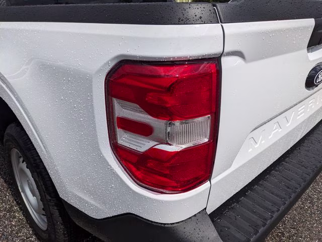 2026 Oxford White Ford Maverick XL FWD Truck