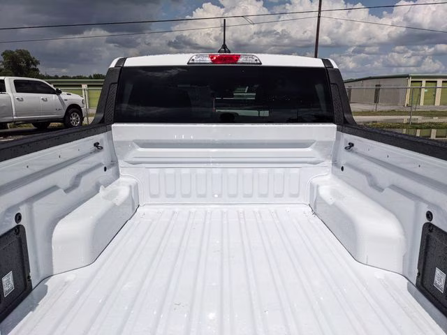 2026 Oxford White Ford Maverick XL FWD Truck