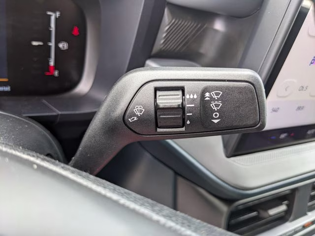 2026 Oxford White Ford Maverick XL FWD Truck