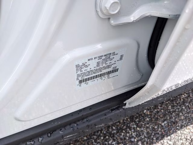 2026 Oxford White Ford Maverick XL FWD Truck