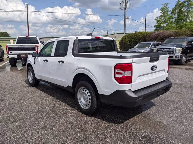 2026 Oxford White Ford Maverick XL FWD Truck