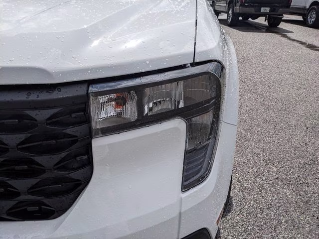 2026 Oxford White Ford Maverick XL FWD Truck