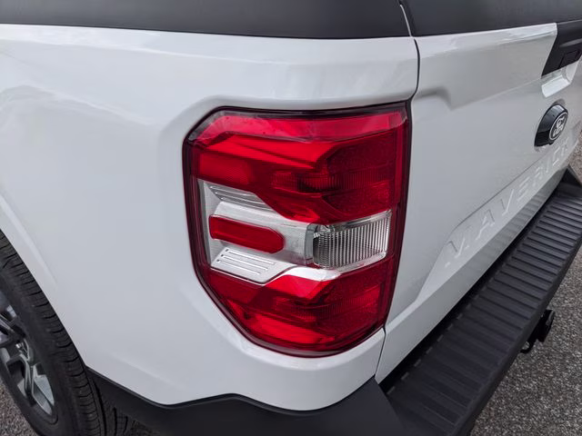 2026 Oxford White Ford Maverick XLT FWD Truck