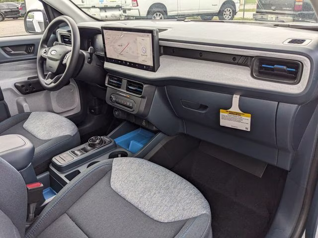 2026 Oxford White Ford Maverick XLT FWD Truck