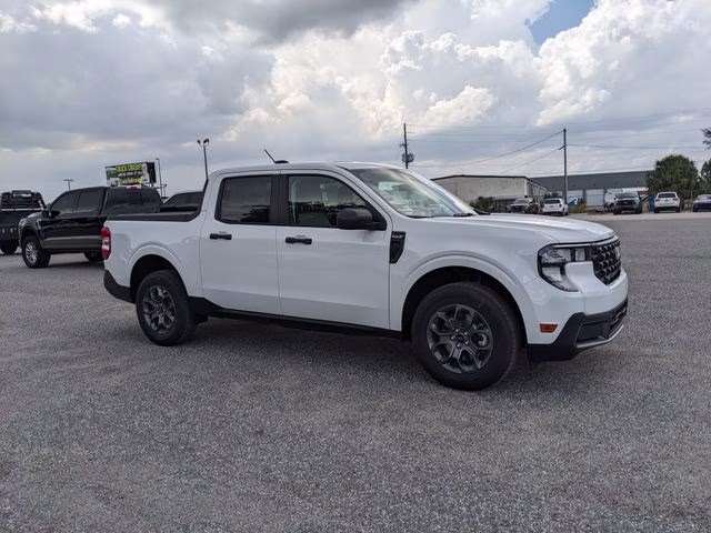 2026 Oxford White Ford Maverick XLT FWD Truck