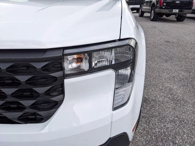 2026 Oxford White Ford Maverick XLT FWD Truck