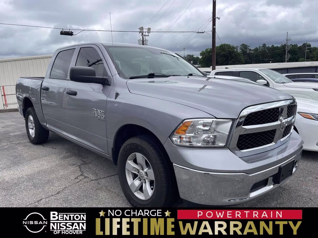 2022 RAM 1500 Classic SLT Crew Cab 5'7's photo