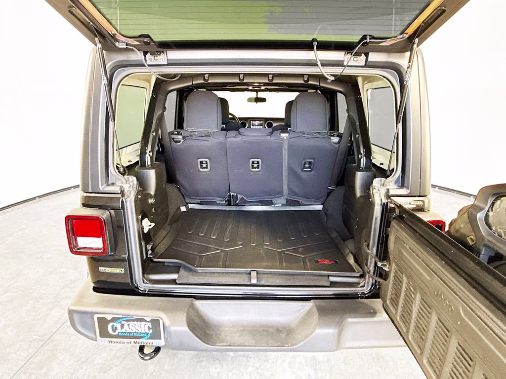 2022 Black Clearcoat Jeep Wrangler Unlimited Willys 4X4 SUV