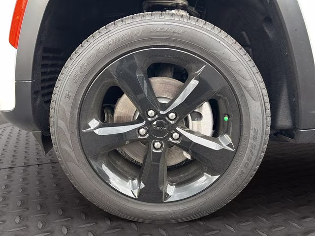 2026 Bright White Clearcoat Jeep Grand Cherokee L Limited 4X4 SUV