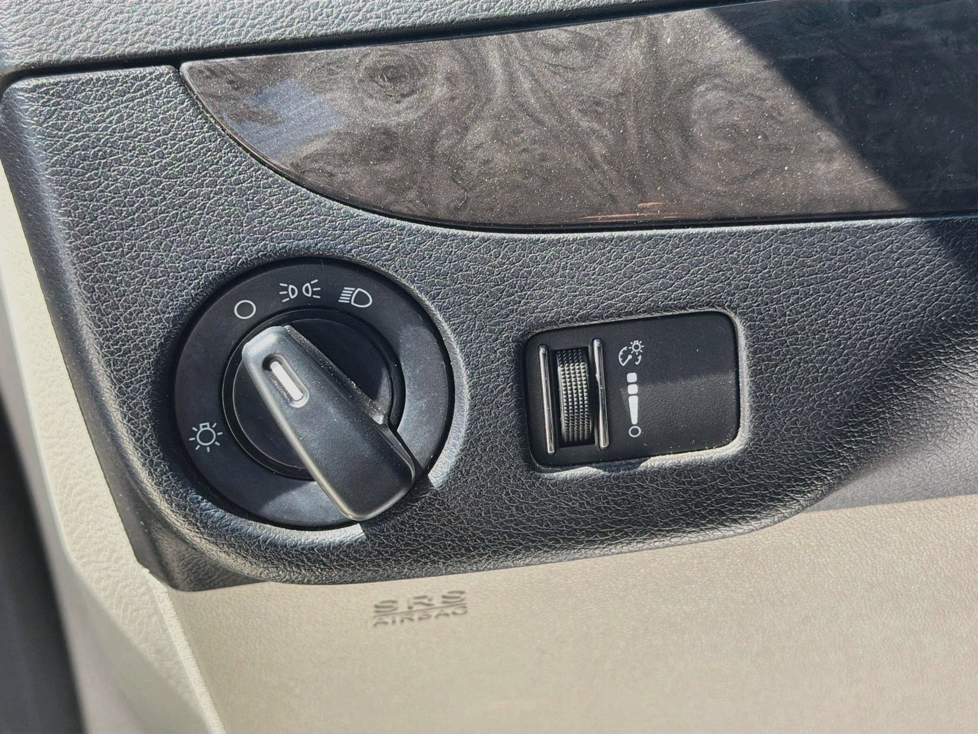 2018 Granite Pearlcoat Dodge Grand Caravan SE FWD Van