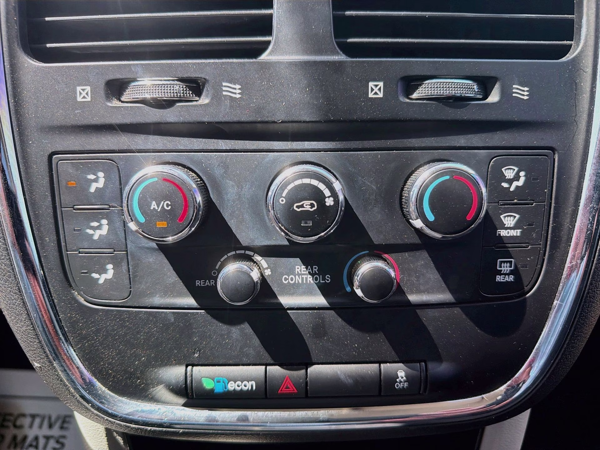 2018 Granite Pearlcoat Dodge Grand Caravan SE FWD Van