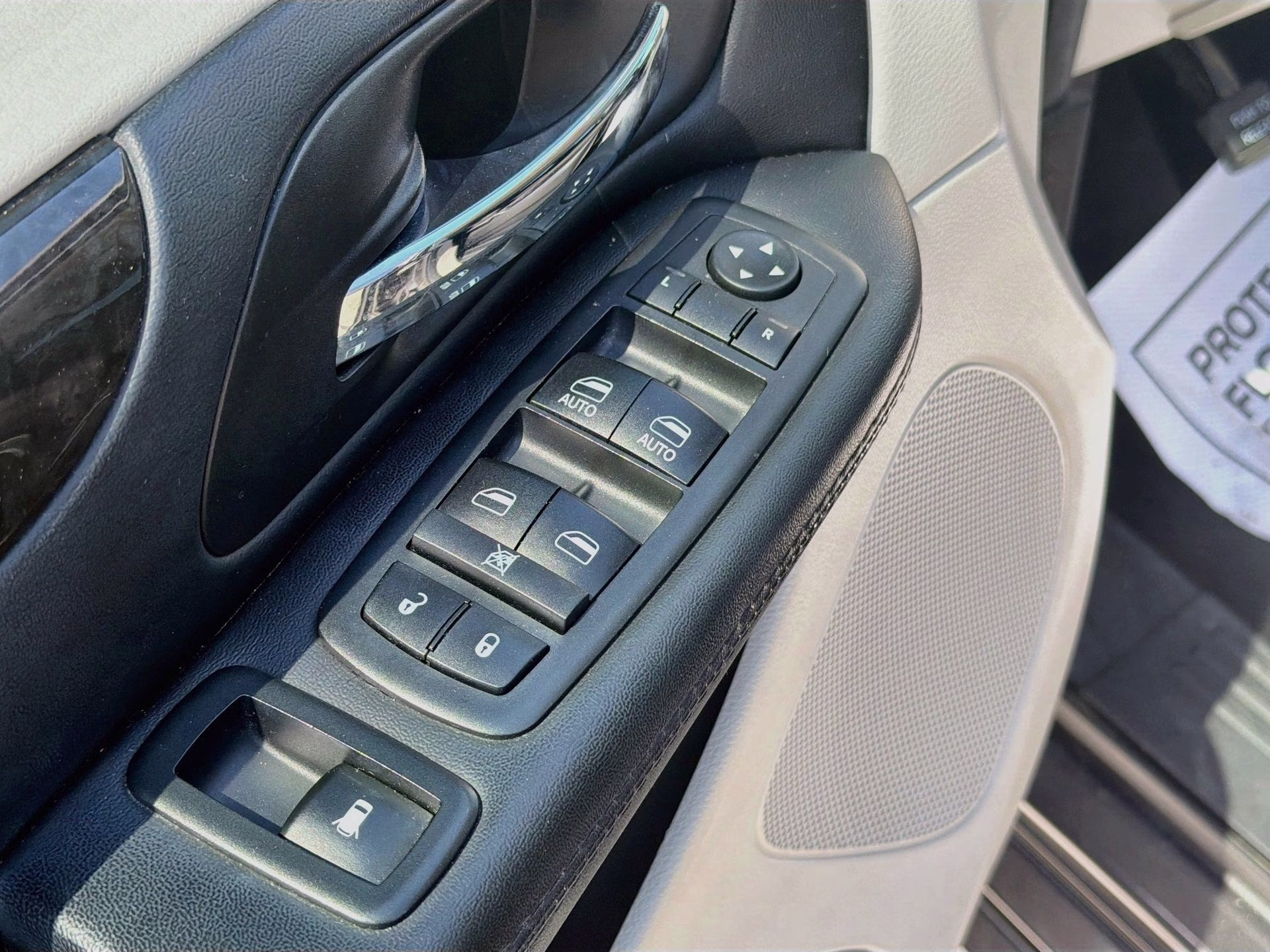 2018 Granite Pearlcoat Dodge Grand Caravan SE FWD Van