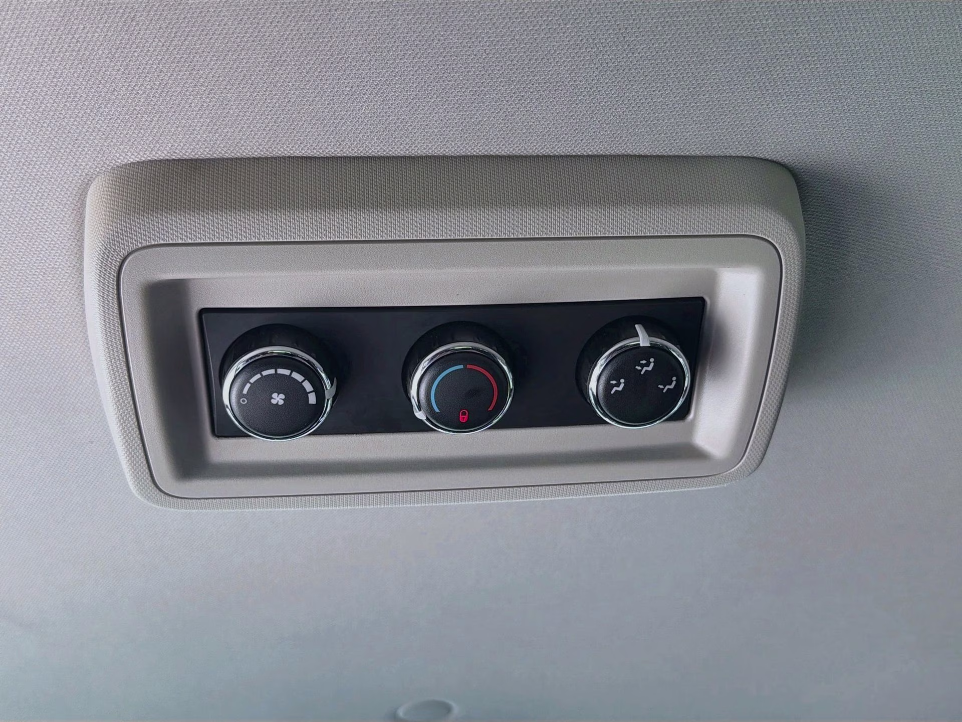 2018 Granite Pearlcoat Dodge Grand Caravan SE FWD Van